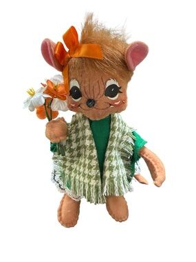 Annalee St. Patrick’s Girl Mouse 2018  6 inch Green Dress Scarf Flowers